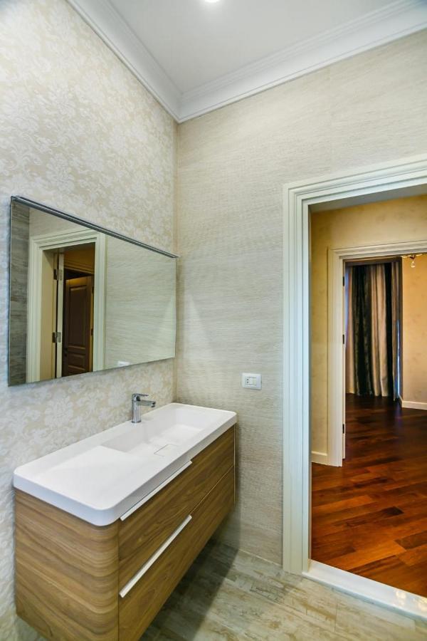 Lux Family Apartment In City Center Baku Kültér fotó