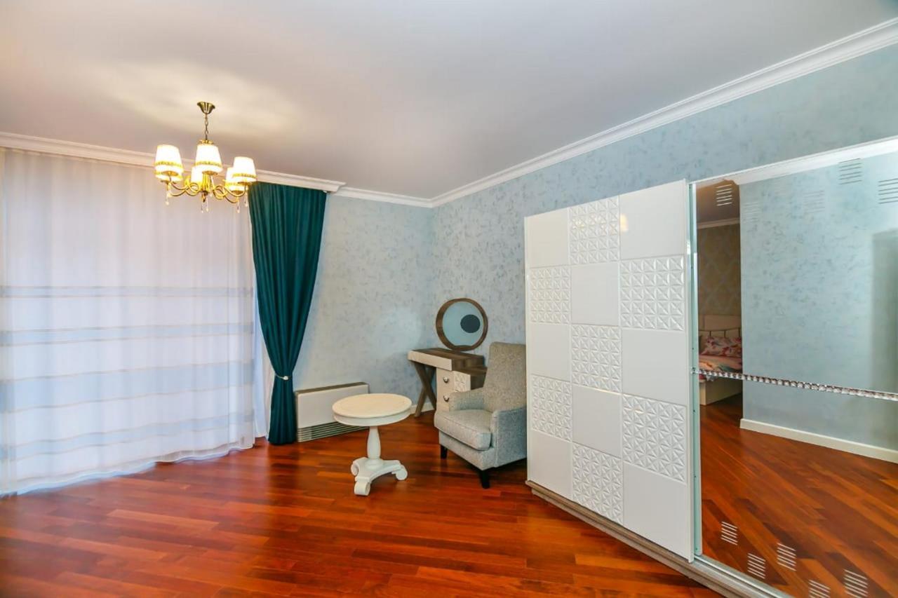 Lux Family Apartment In City Center Baku Kültér fotó