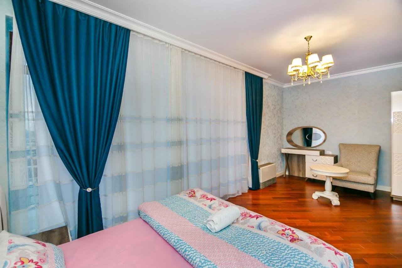 Lux Family Apartment In City Center Baku Kültér fotó