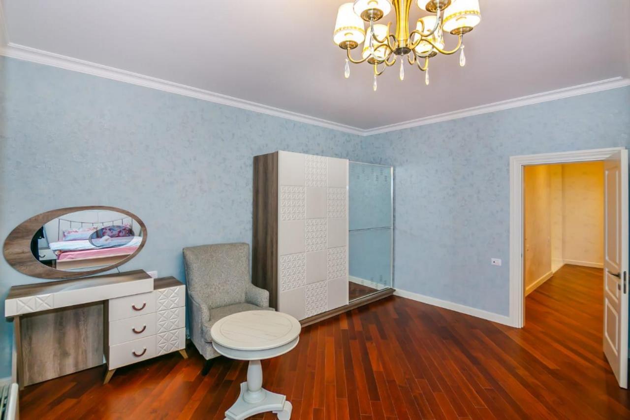Lux Family Apartment In City Center Baku Kültér fotó