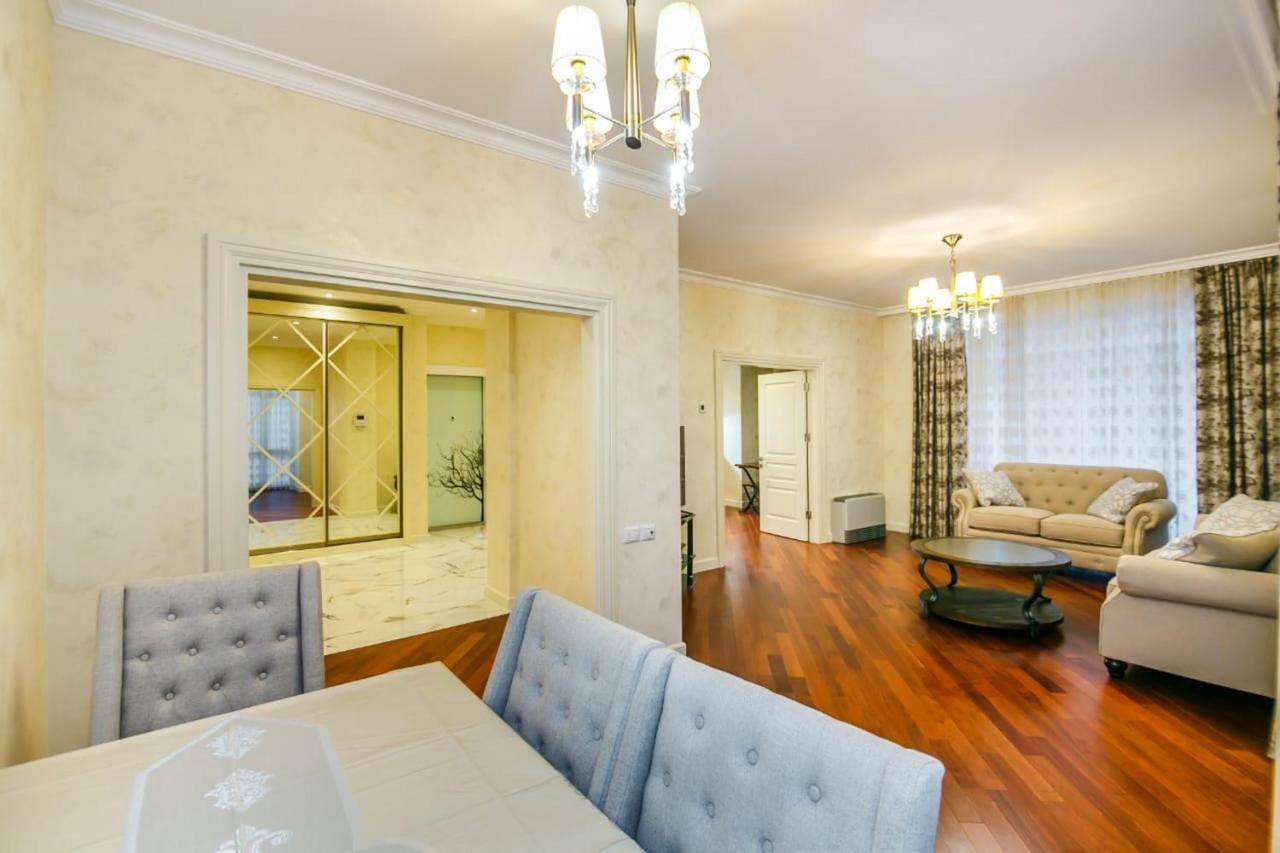 Lux Family Apartment In City Center Baku Kültér fotó
