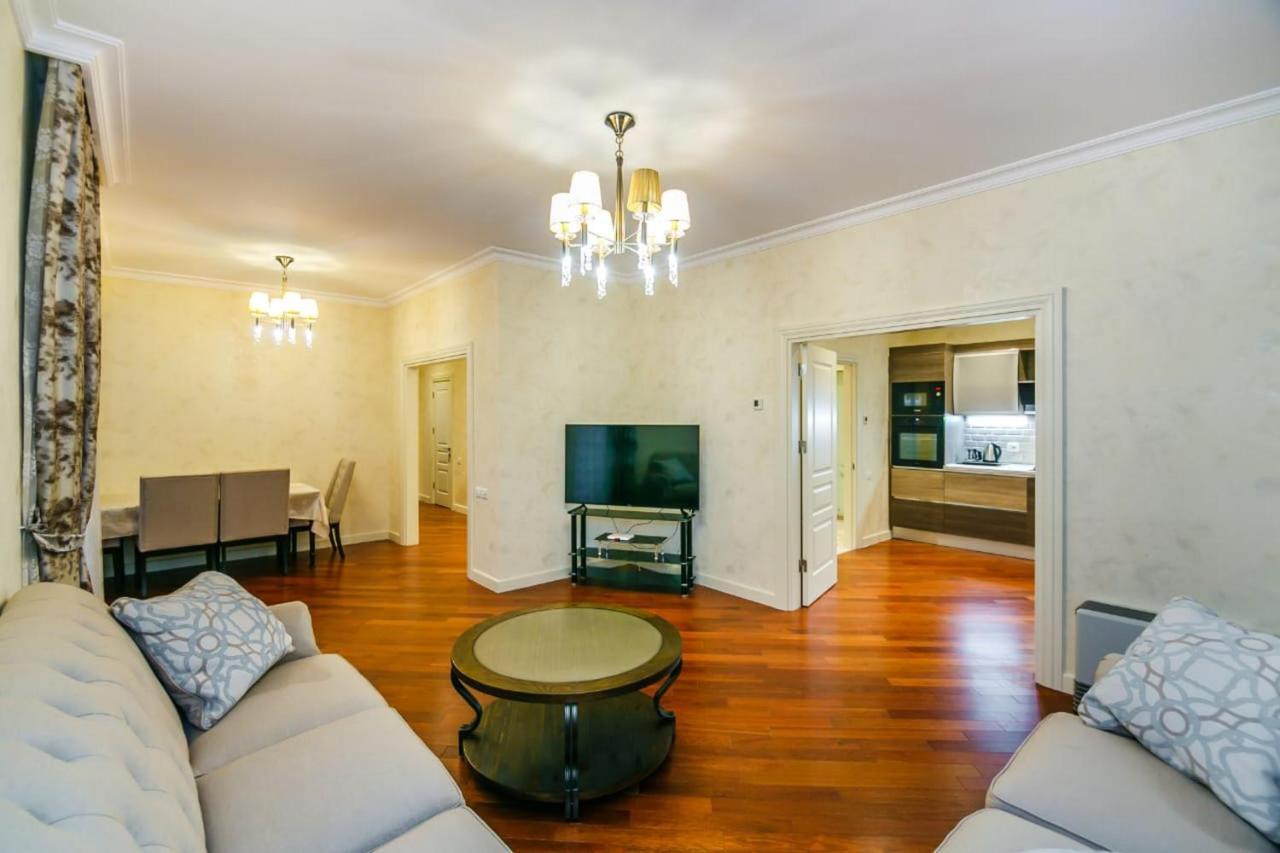 Lux Family Apartment In City Center Baku Kültér fotó