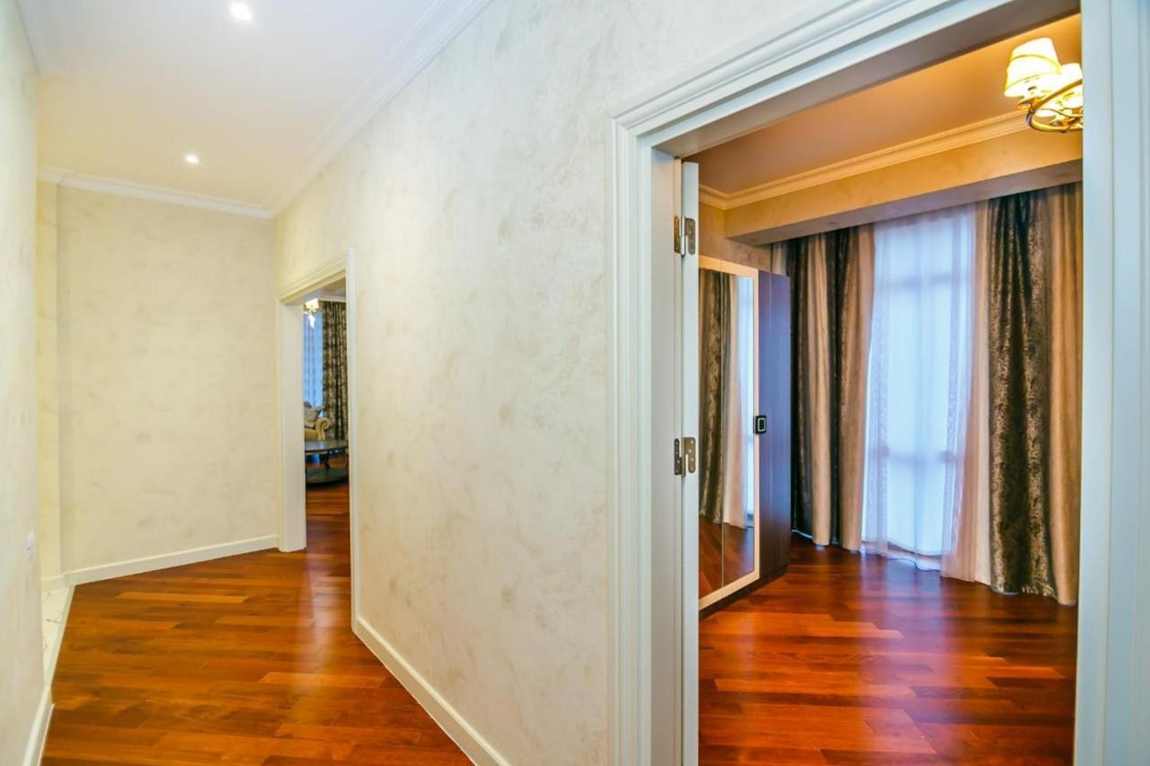 Lux Family Apartment In City Center Baku Kültér fotó