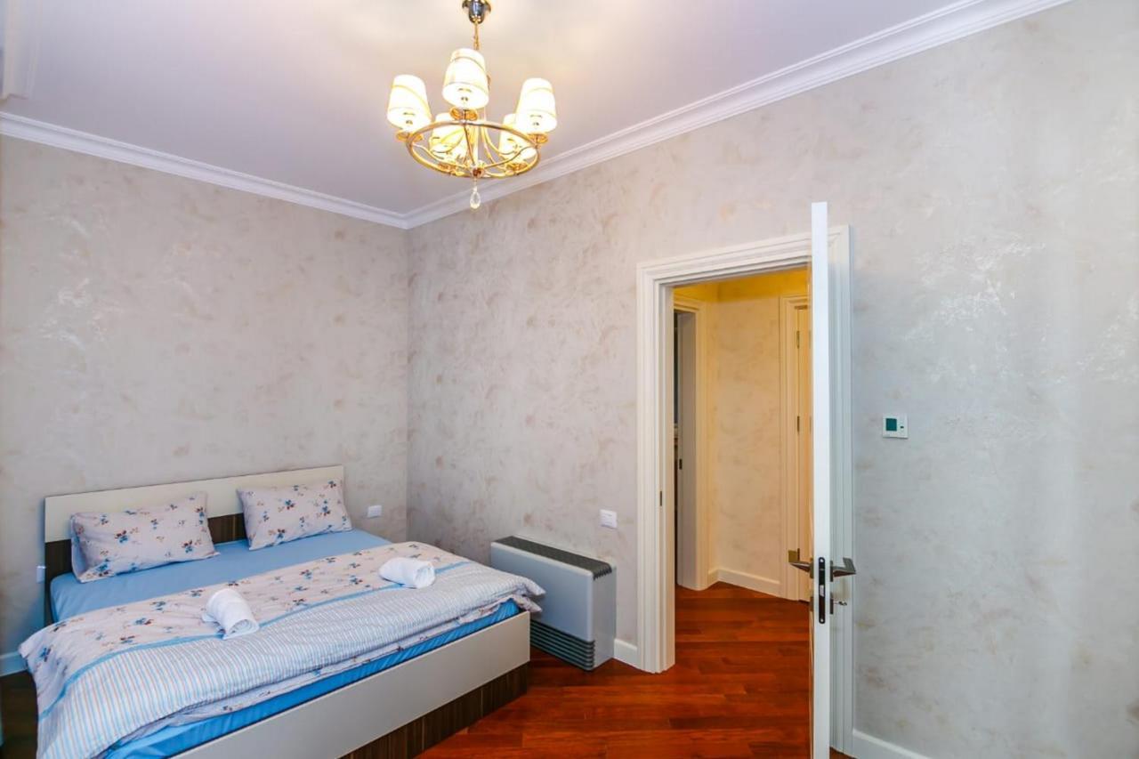 Lux Family Apartment In City Center Baku Kültér fotó